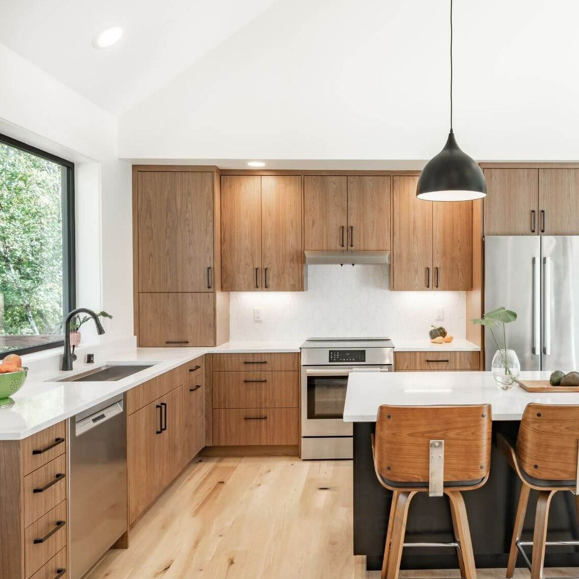 OEM/ODM L Shaped Stainless Steel Kitchen Cabinet Body - Antibacterial, Metallic Texture